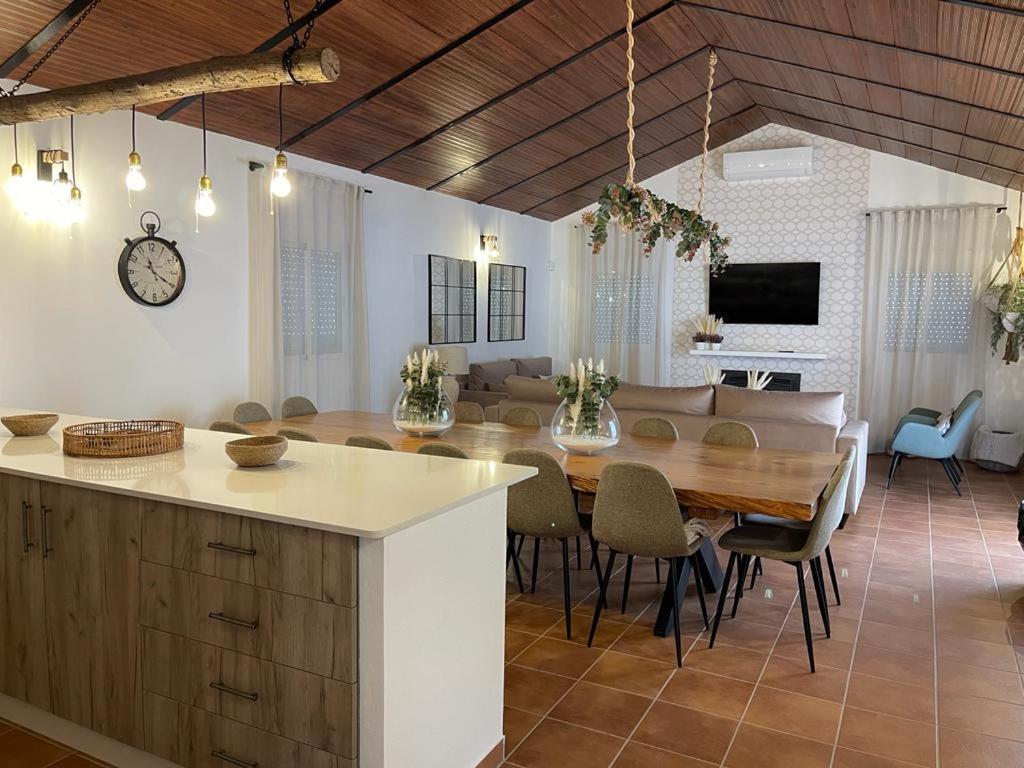 Casa Rural La Alcaparra Эсиха Экстерьер фото